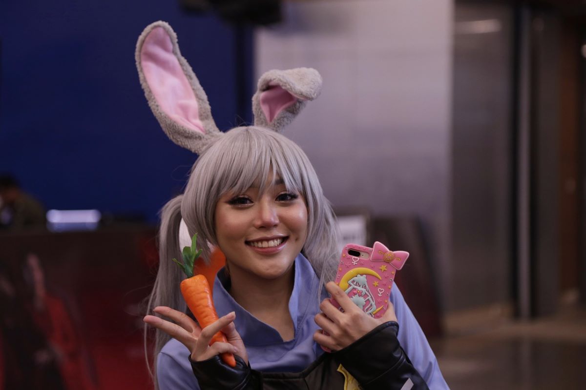 girl wearing black lenses